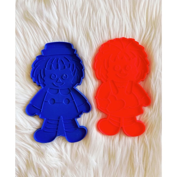 Raggedy Ann and Andy Vintage Cookie Cutters and Book Bundle 1970s Grandma Gift - Picture 9 of 9